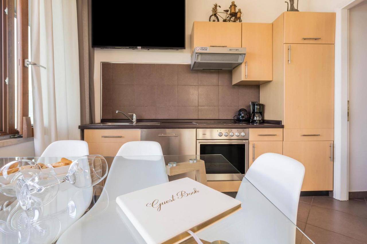 Residence La Mignon Oleandri ตอร์รีเดลเบนาโก ภายนอก รูปภาพ